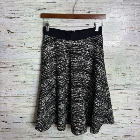 Banana Republic Dresses & Skirts - Banana Republic Black and Gray A-Line Skirt size 2